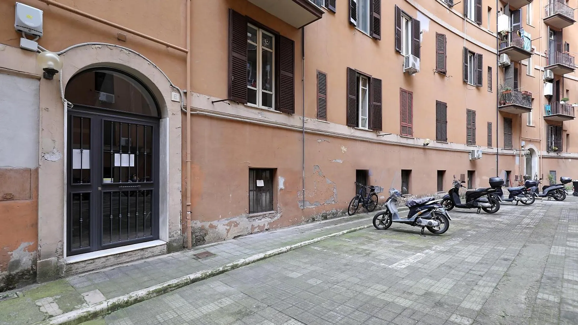Apartment San Lorenzo Bridge House Rome