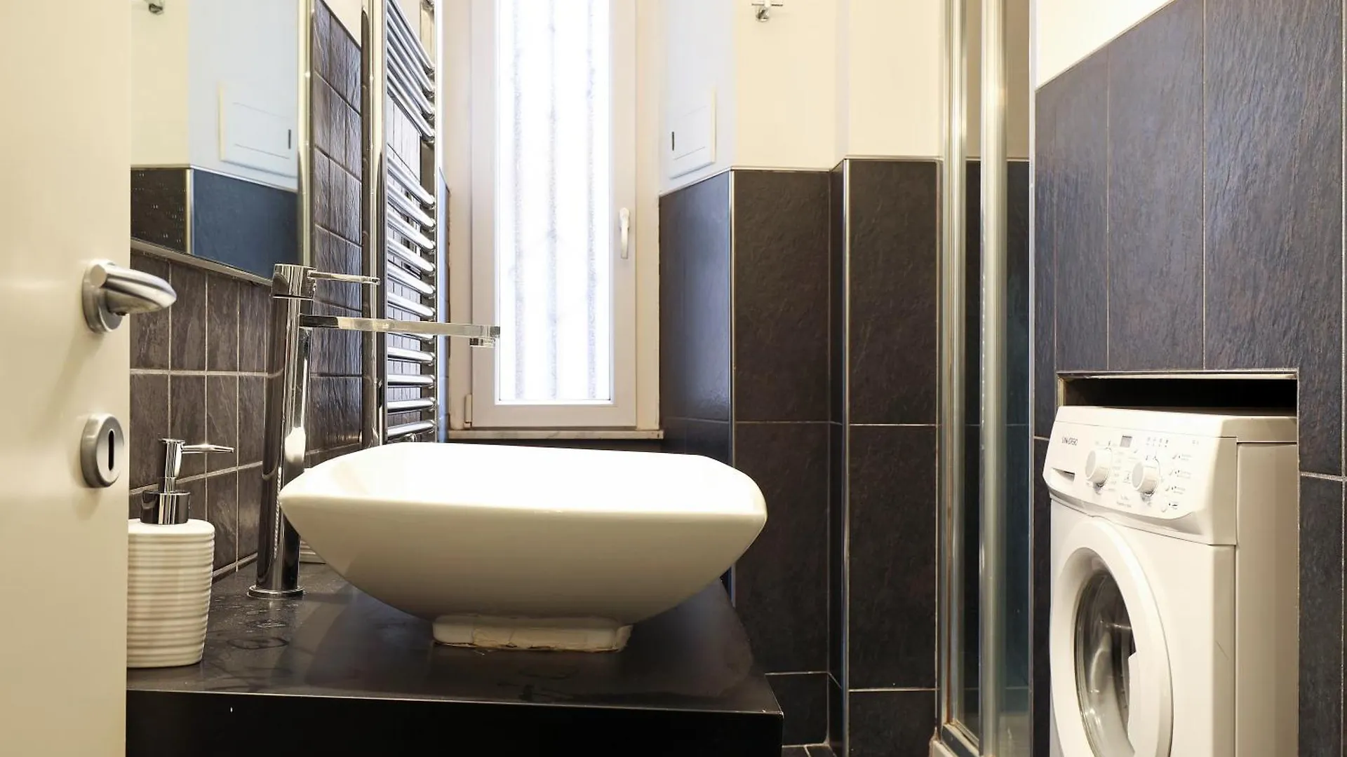 San Lorenzo Bridge House Rome Apartment